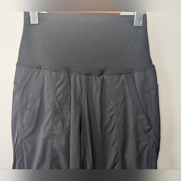 LULULEMON In Flux Crop Pants Size 4 Black Color With Pockets - Picture 6 of 16